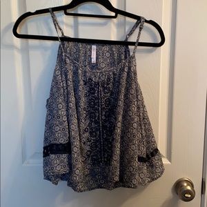 tank top with off the shoulder sleeves